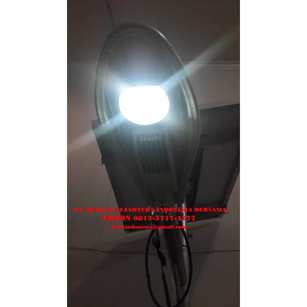 Lampu PJU Tenaga Surya 20 Watt