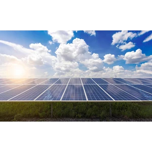 Studi Kasus Implementasi Solar Cell di Proyek PJU Surabaya